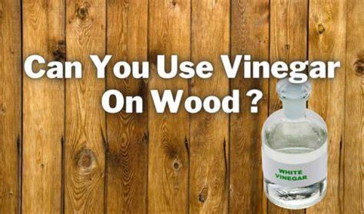 Does white vinegar remove stains from wood?