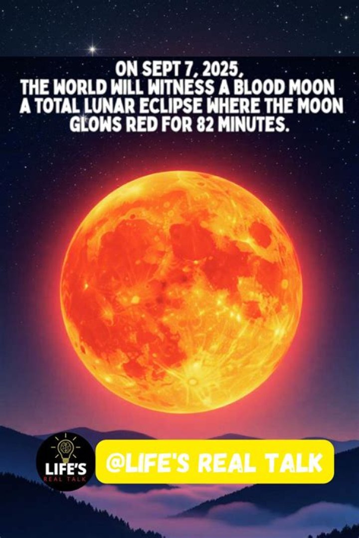How does a blood moon look like?