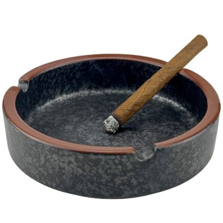 Is Ashtray a twin?